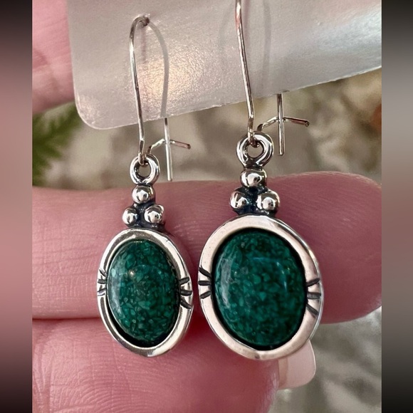 Vintage Designer Green stone drop dangle earrings in Solid 925 Sterling Silver - Picture 9 of 13